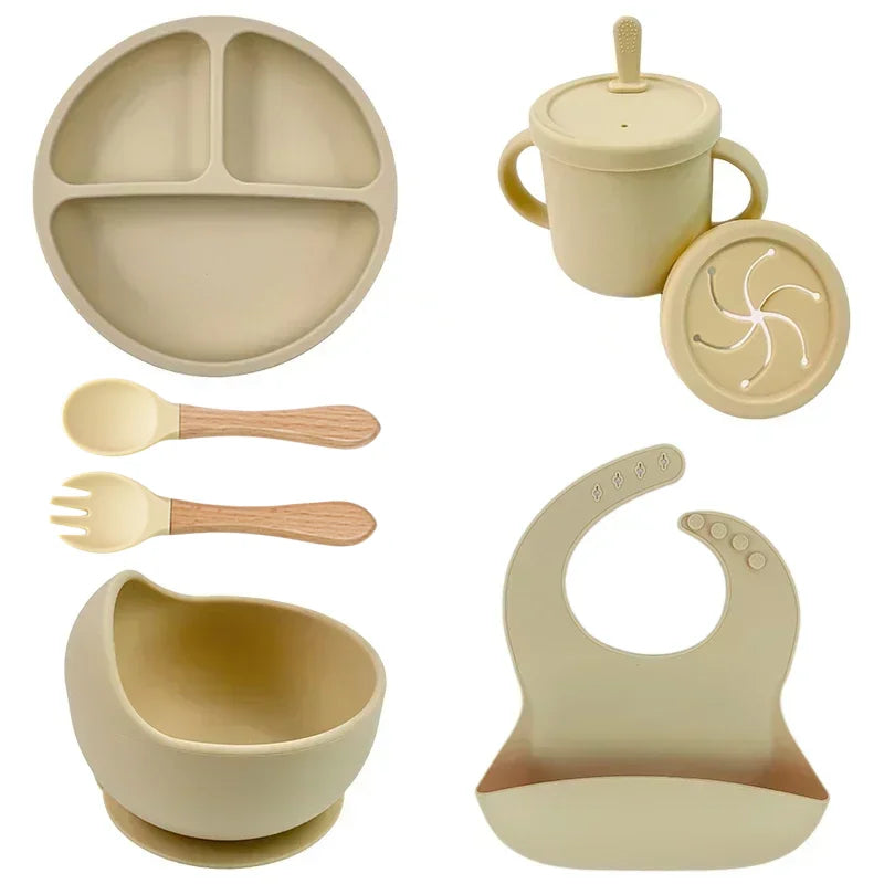 Ensemble Repas Bébé en Silicone Sans BPA – Assiette, Bol à Ventouse, Gobelet, Cuillère & Fourchette