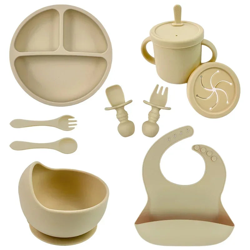 Ensemble Repas Bébé en Silicone Sans BPA – Assiette, Bol à Ventouse, Gobelet, Cuillère & Fourchette