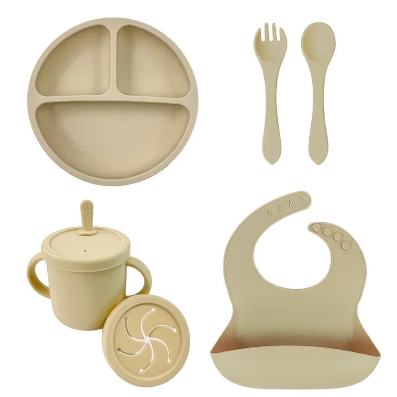 Ensemble Repas Bébé en Silicone Sans BPA – Assiette, Bol à Ventouse, Gobelet, Cuillère & Fourchette