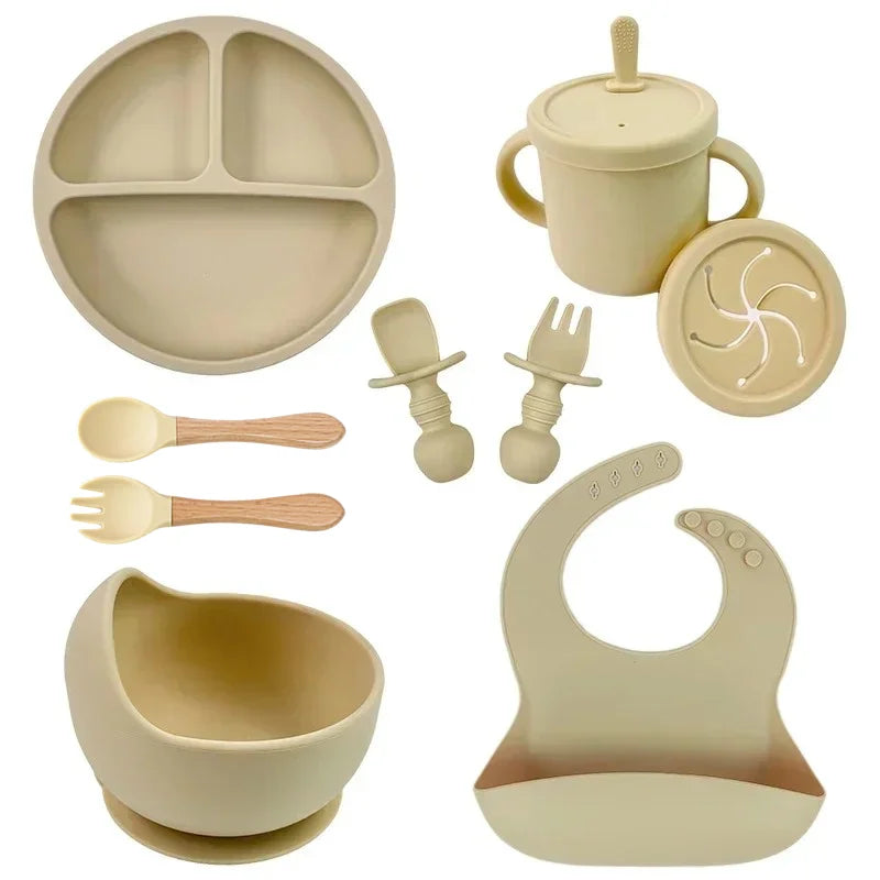 Ensemble Repas Bébé en Silicone Sans BPA – Assiette, Bol à Ventouse, Gobelet, Cuillère & Fourchette