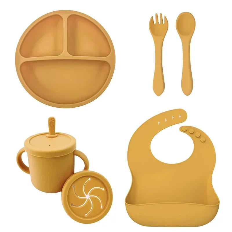 Ensemble Repas Bébé en Silicone Sans BPA – Assiette, Bol à Ventouse, Gobelet, Cuillère & Fourchette